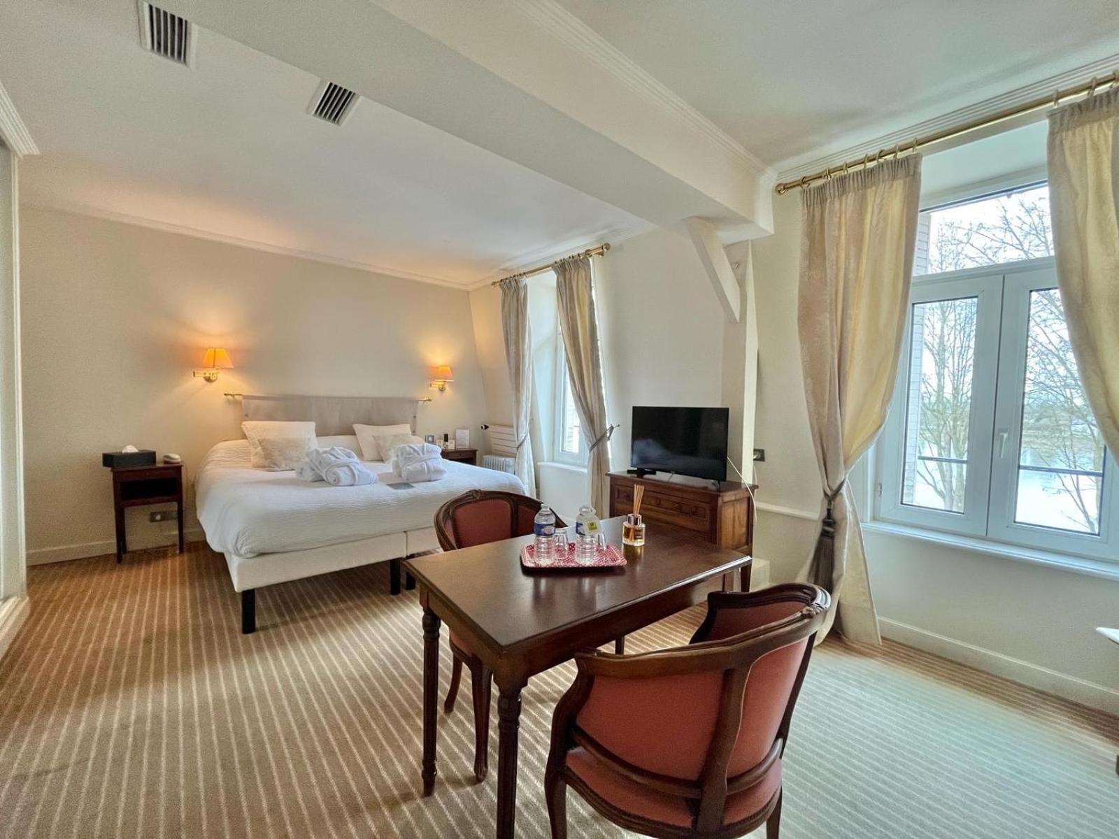 Logis Hotel Le Rivage Gien Exterior foto