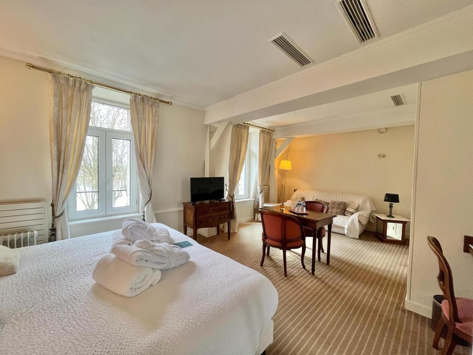 Logis Hotel Le Rivage Gien Exterior foto