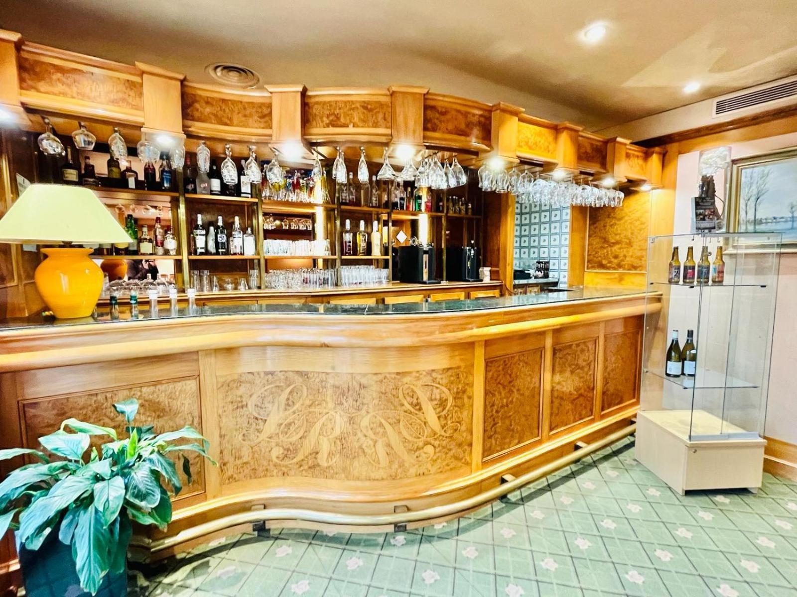 Logis Hotel Le Rivage Gien Exterior foto